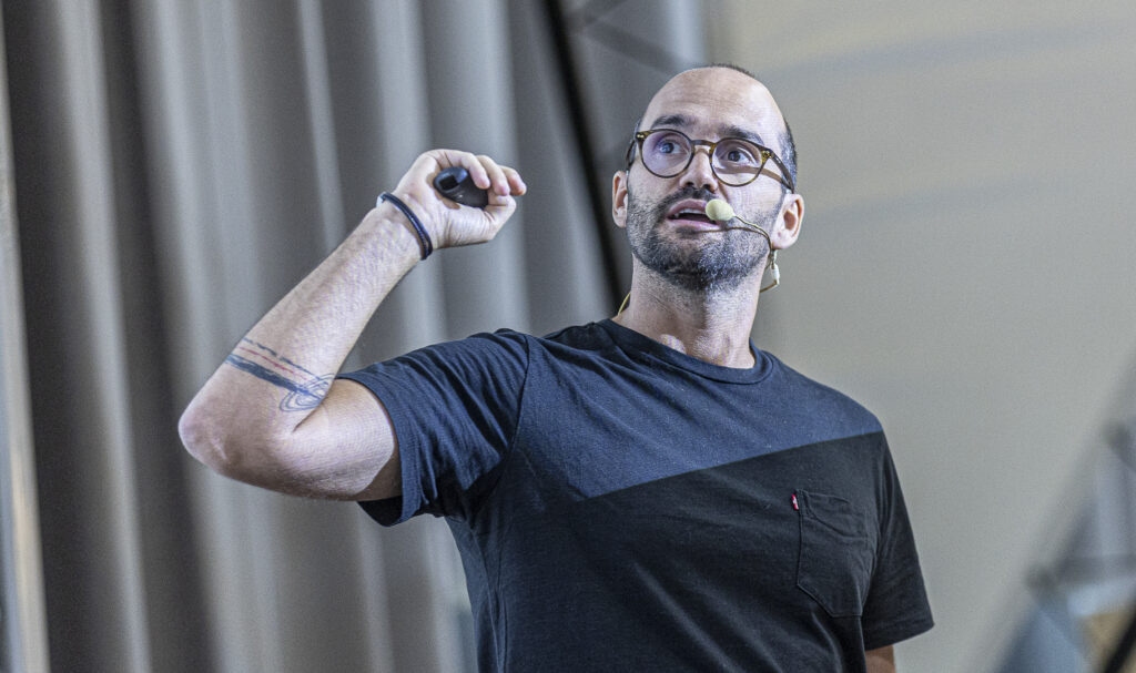 Rui Romano from Microsoft at the conference stage